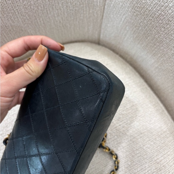 Authentic CHANEL black lambskin bicolor crossbody gold hardware - Picture 8 of 15